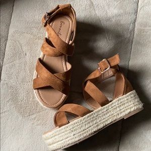 Platform sandals